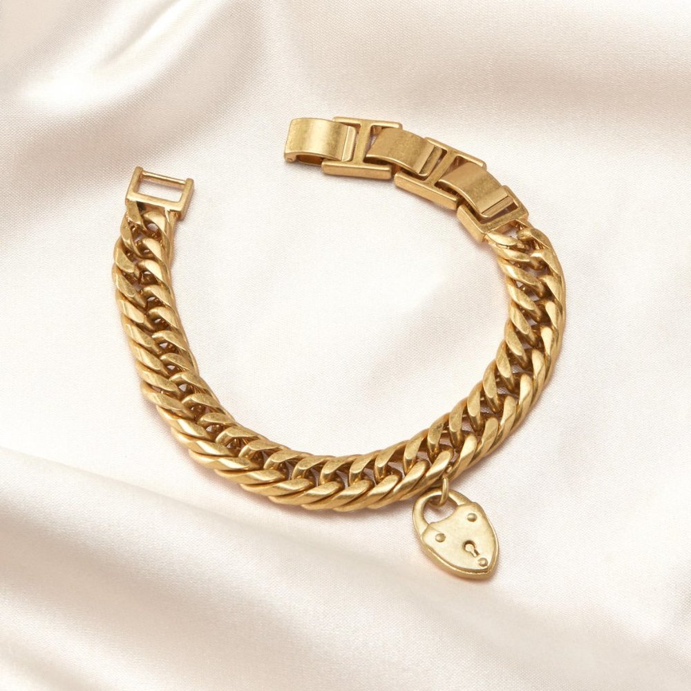 Stella & Dot | Chunky Link Vintage Gold Chain Link Heart Lock Bracelet - Picture 3 of 8